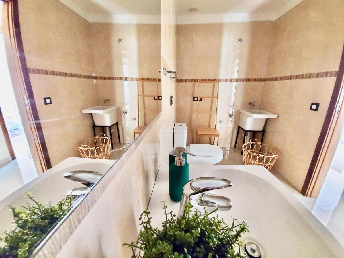 Aromas Attic Apartment *